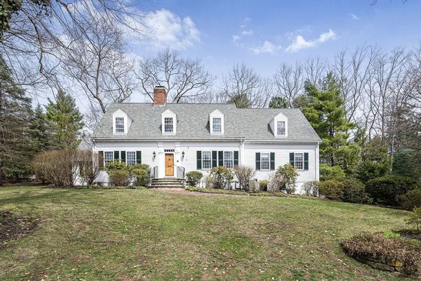 Exterior, Facade, Cape Cod