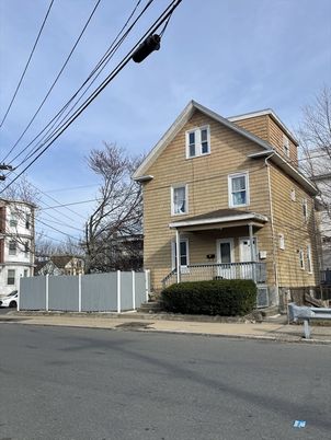 Exterior, Facade, Queen Anne Victorian