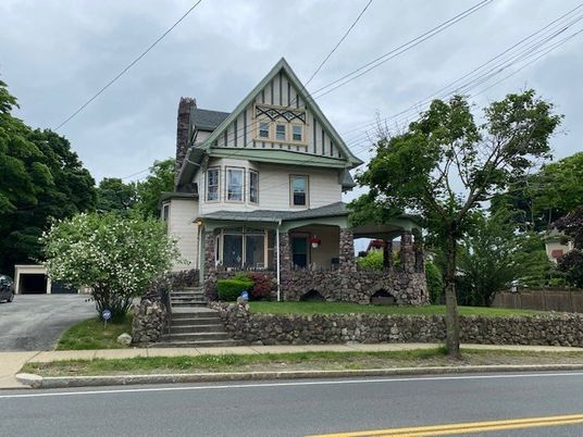 Exterior, Facade, Queen Anne Victorian