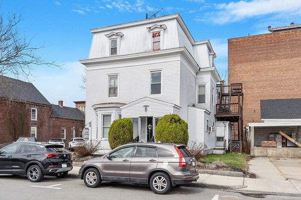 Exterior, Facade, Brick Facade, Queen Anne Victorian