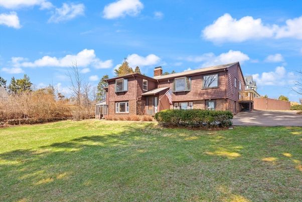 Backyard, Exterior, Facade, Brick Facade, Log Home
