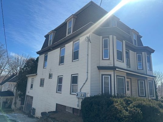 Exterior, Facade, Queen Anne Victorian