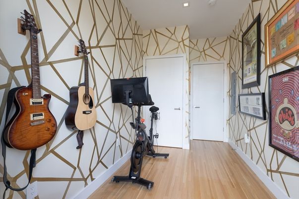 Interior, Piano, Recessed Lighting, Wood Texture Flooring
