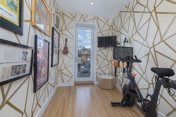 Fitness Equipment, Interior, Recessed Lighting, Wood Texture Flooring