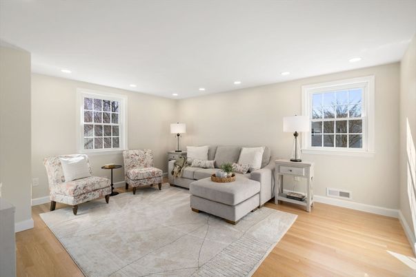 Interior, Living room, Recessed Lighting, Wood Texture Flooring
