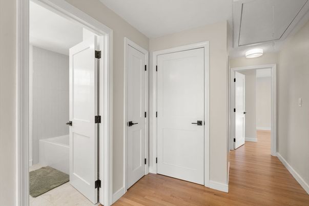 Bathroom, Interior, Pendant Lights, Wood Texture Flooring