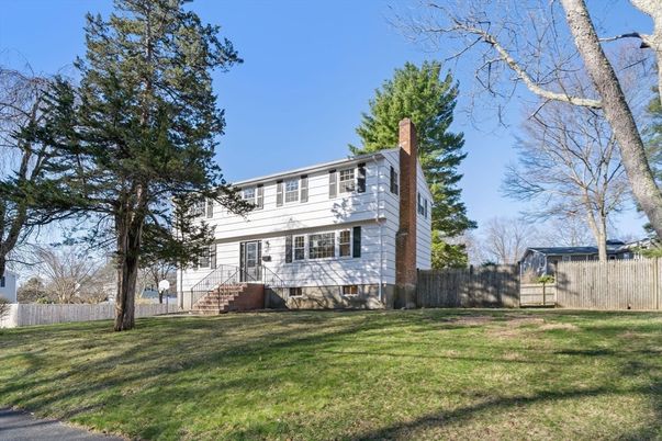 Backyard, Exterior, Facade, American Foursquare