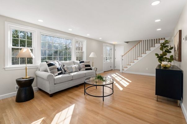 Interior, Living room, Recessed Lighting, Wood Texture Flooring