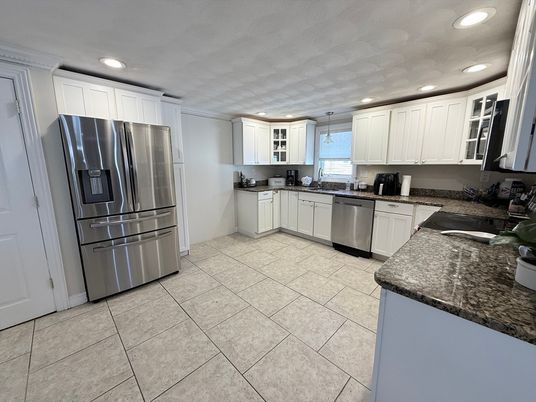 Interior, Kitchen, Pendant Lights, Recessed Lighting, Stainless Steel Appliances