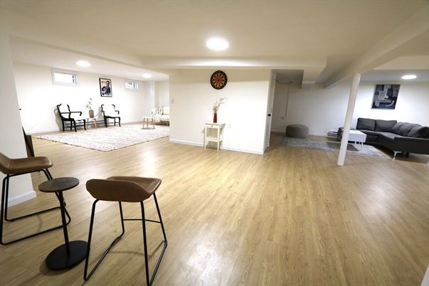 Interior, Recessed Lighting, Wood Texture Flooring