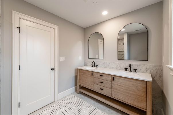 Bathroom, Dual Sink Vanities, Interior, Recessed Lighting