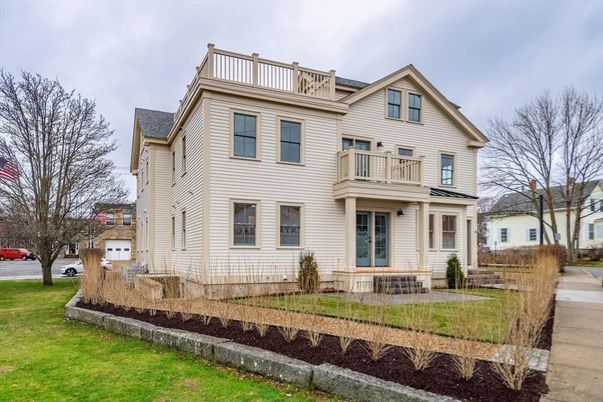 Exterior, Facade, Farmhouse