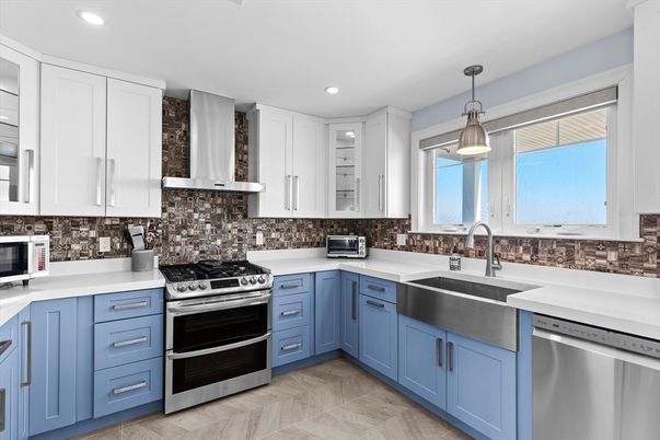 Interior, Kitchen, Pendant Lights, Recessed Lighting, Stainless Steel Appliances