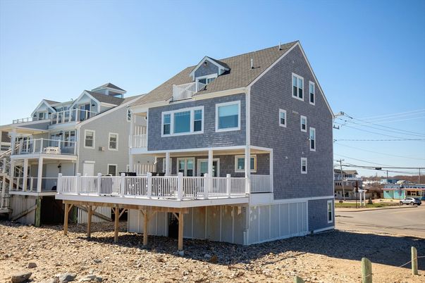 Exterior, Facade, Rowhouse