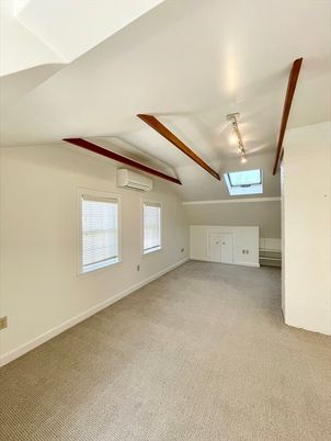 Empty room, Interior, Wooden Beams