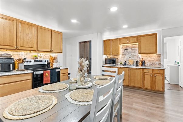 Dining room, Interior, Kitchen, Recessed Lighting, Wood Texture Flooring