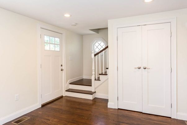 Interior, Recessed Lighting, Wood Texture Flooring