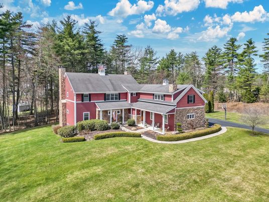 Backyard, Exterior, Facade, Brick Facade, Cape Cod