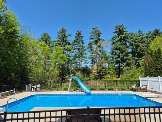 Exterior, Playground, Pool