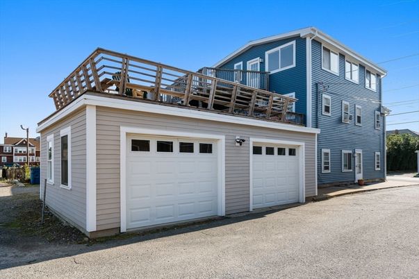 Detached Garage, Exterior