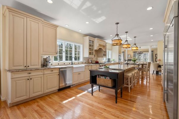 Dining room, Interior, Kitchen, Pendant Lights, Recessed Lighting, Stainless Steel Appliances, Wood Texture Flooring