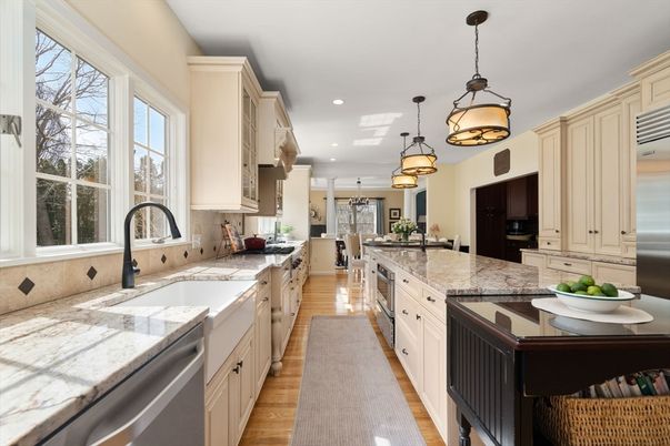 Dining room, Interior, Kitchen, Pendant Lights, Recessed Lighting, Stainless Steel Appliances, Wood Texture Flooring
