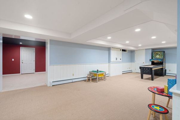 Empty room, Game Room, Interior, Recessed Lighting