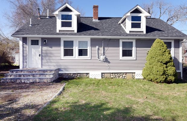 Exterior, Facade, Cape Cod