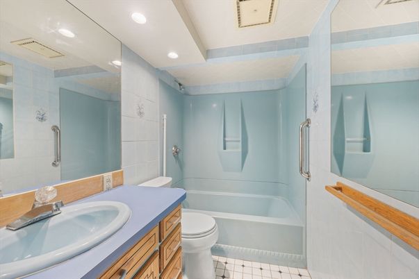 Bathroom, Interior, Recessed Lighting