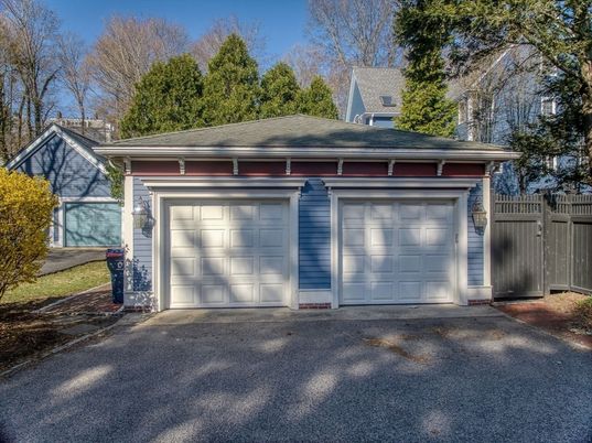 Detached Garage, Exterior