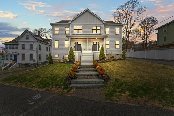 Exterior, Facade, Farmhouse