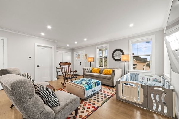 Interior, Living room, Recessed Lighting, Wood Texture Flooring