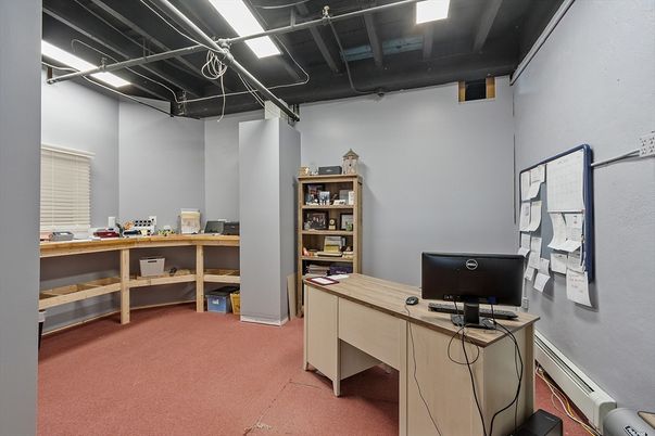 Home Office, Interior