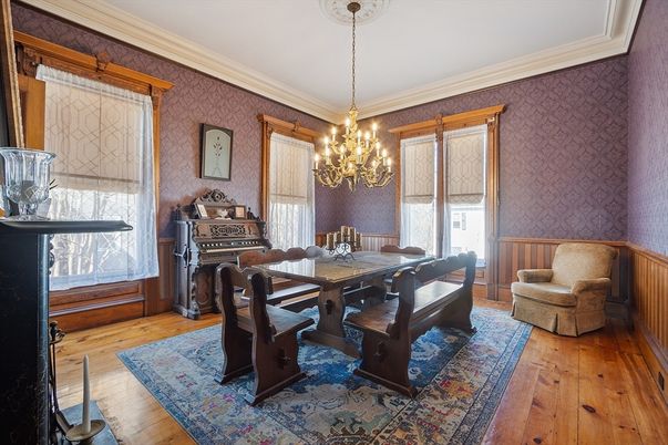 Chandelier, Dining room, Interior, Piano, Wood Texture Flooring