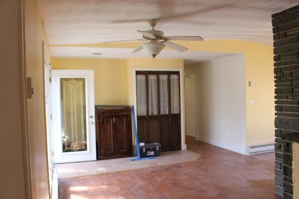 Empty room, Interior