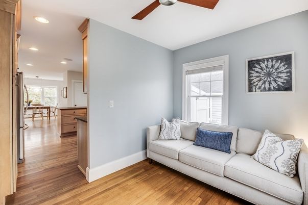 Interior, Living room, Recessed Lighting, Wood Texture Flooring