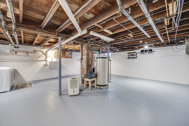 Garage, Interior, Washer, Wooden Beams, Wooden Ceilings