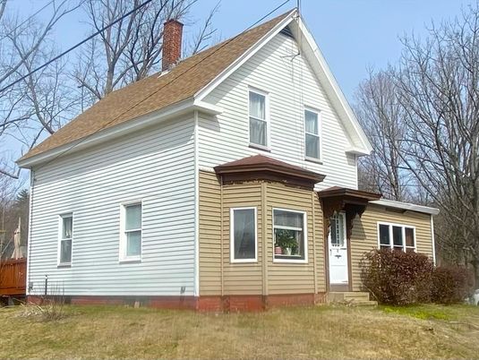 Exterior, Facade, Queen Anne Victorian
