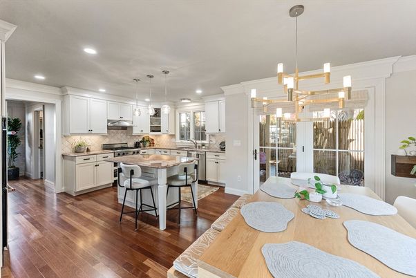 Dining room, Interior, Kitchen, Pendant Lights, Recessed Lighting, Stainless Steel Appliances, Wood Texture Flooring
