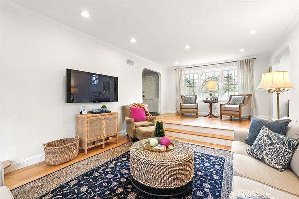 Interior, Living room, Recessed Lighting, Wood Texture Flooring