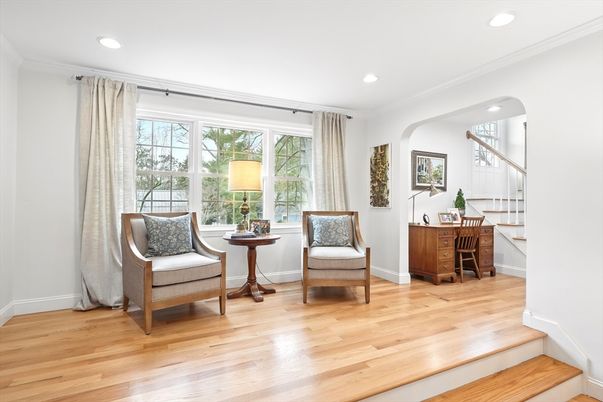 Interior, Recessed Lighting, Wood Texture Flooring
