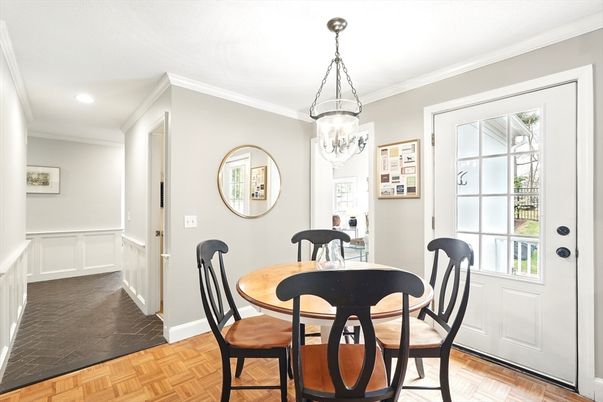Chandelier, Dining room, Interior, Recessed Lighting, Wood Texture Flooring