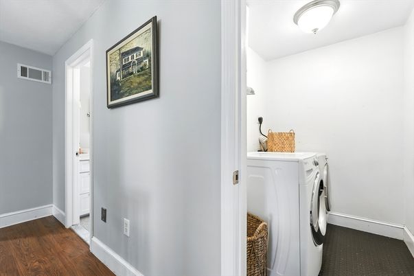 Interior, Washer, Wood Texture Flooring
