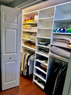 Interior, Walk-in Closets, Wood Texture Flooring