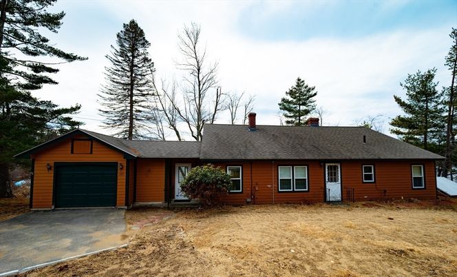 Attached, Exterior, Facade, Cape Cod