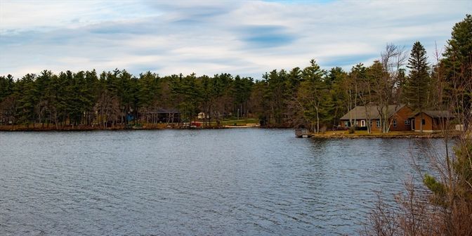 Exterior, Lake