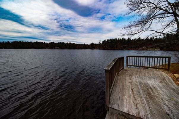 Exterior, Lake