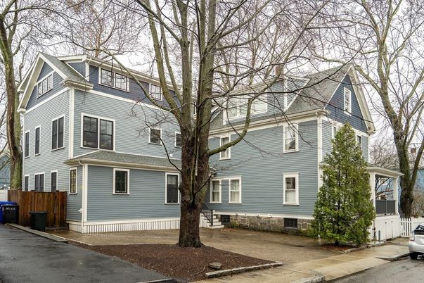 Exterior, Facade, Queen Anne Victorian