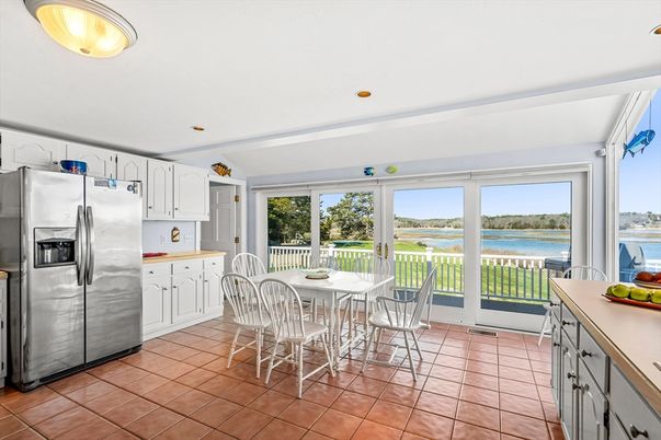 Dining room, Interior, Kitchen, Recessed Lighting, Stainless Steel Appliances, Water
