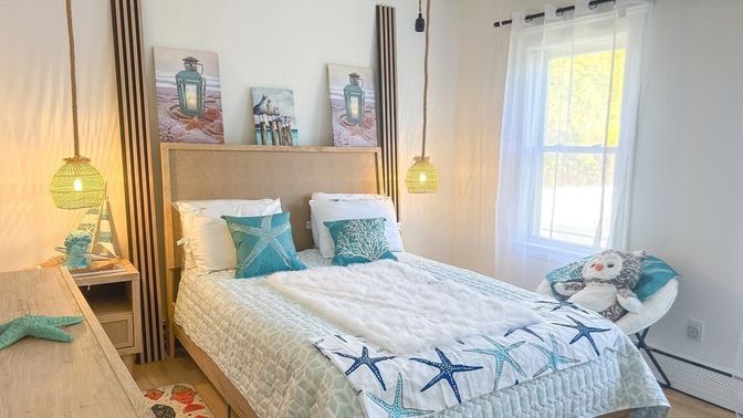 Bedroom, Interior, Pendant Lights, Wood Texture Flooring